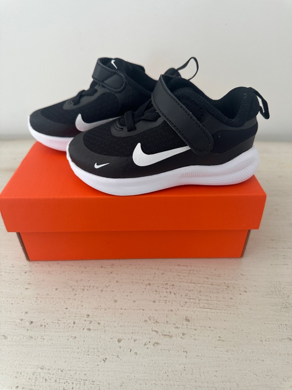 New Nike Revolution Toddler Black and White Velcro Strap Sneakers